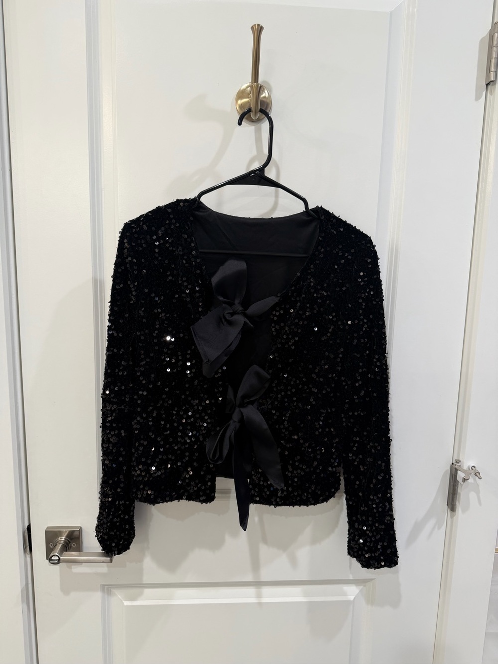 Source Unknown Black Sequin Bow-Front Women's Top